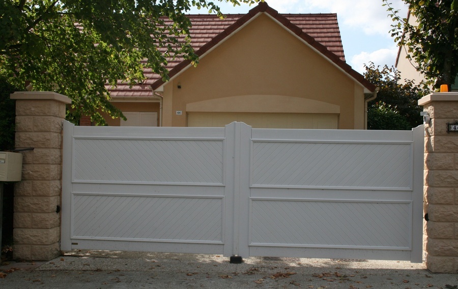 Notre gamme de portails en PVC à Nanterre